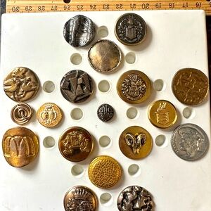 Vintage buttons - Metal